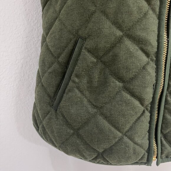 Old Navy Textured Quilted Vest - Picture 3 of 6